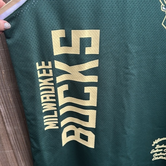 NBA Milwaukee, Bucks Green and Gold Basketball Jersey Size Large - Picture 2 of 7